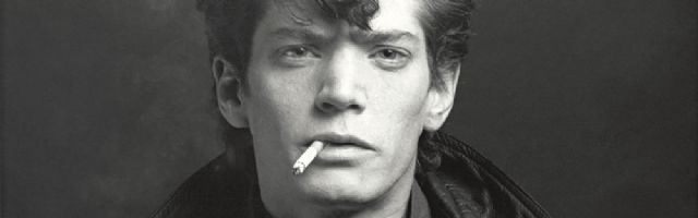 Mapplethorpe: Look at the Pictures (M)